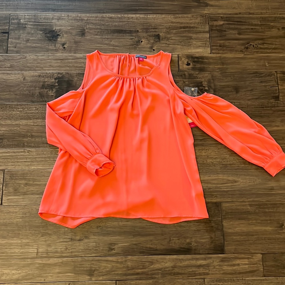 New Vince Camuto shoulderless top size M
